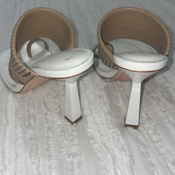 Deltan white&tan heels size 7 - Picture 6 of 7